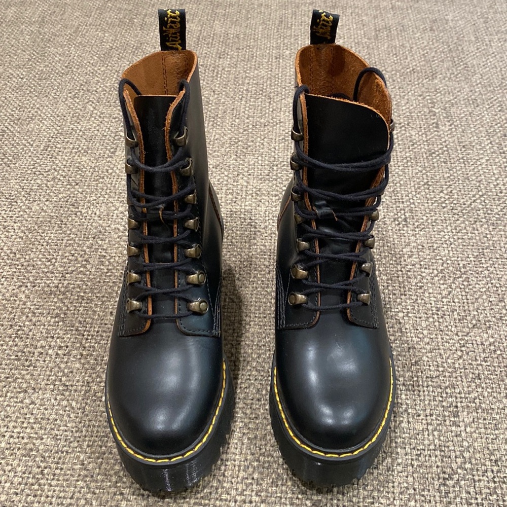 Never Worn Dr. Martens Leona Boot